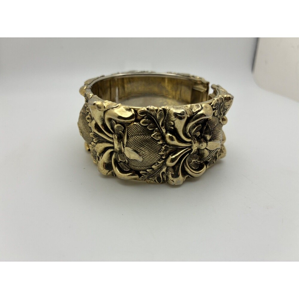 WHITING & DAVIS Gold Tone Statement Hinged Bangle Bracelet VTG Intricate Sz 6.75